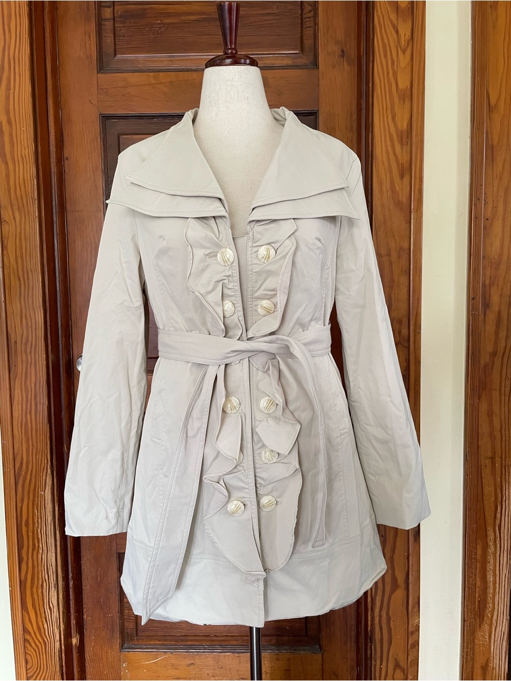 Willi Smith Light Beige Ruffle-Front Trench Coat